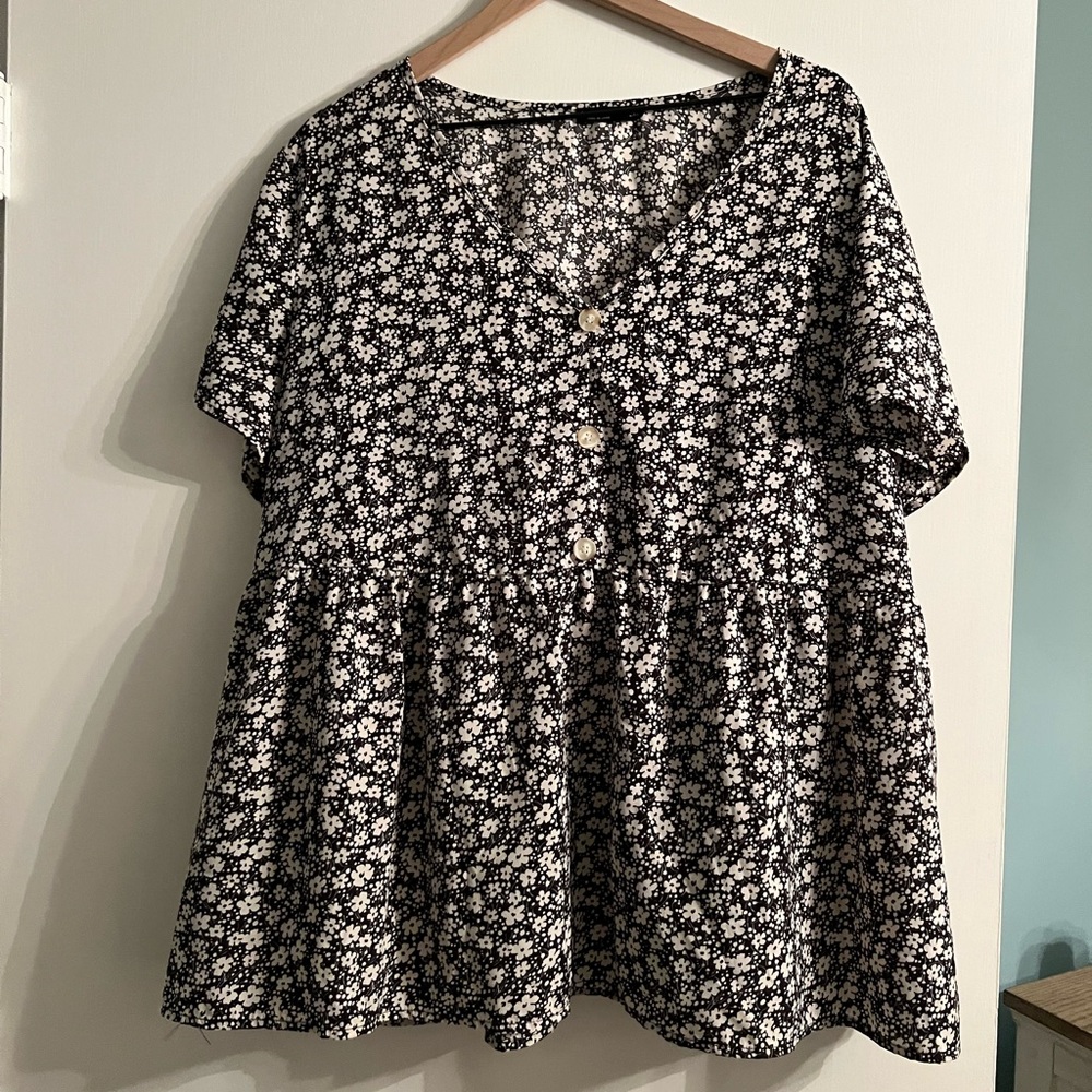 Floral flowy blouse